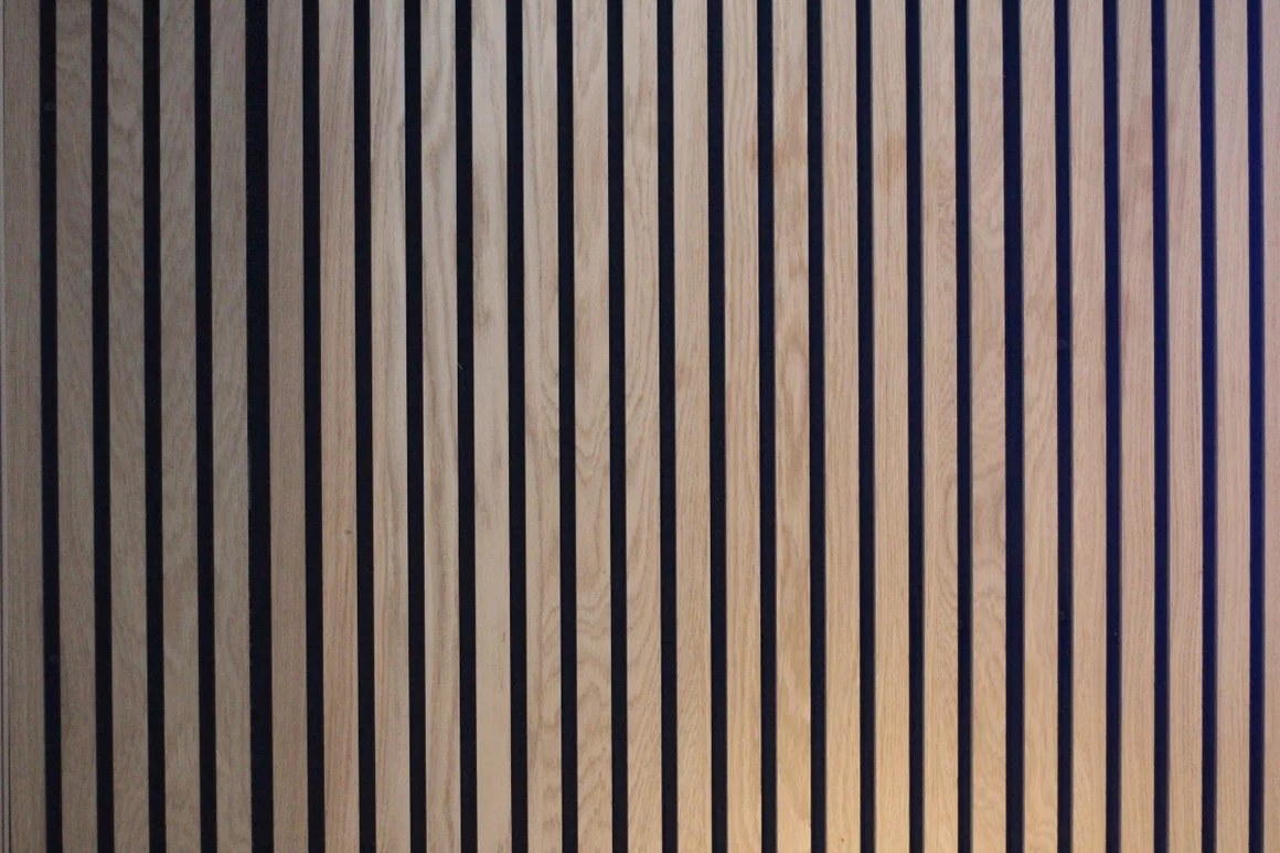 Ein Akustikpaneel aus Holz