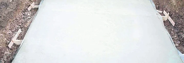 Frisch gegossene Betonplatte