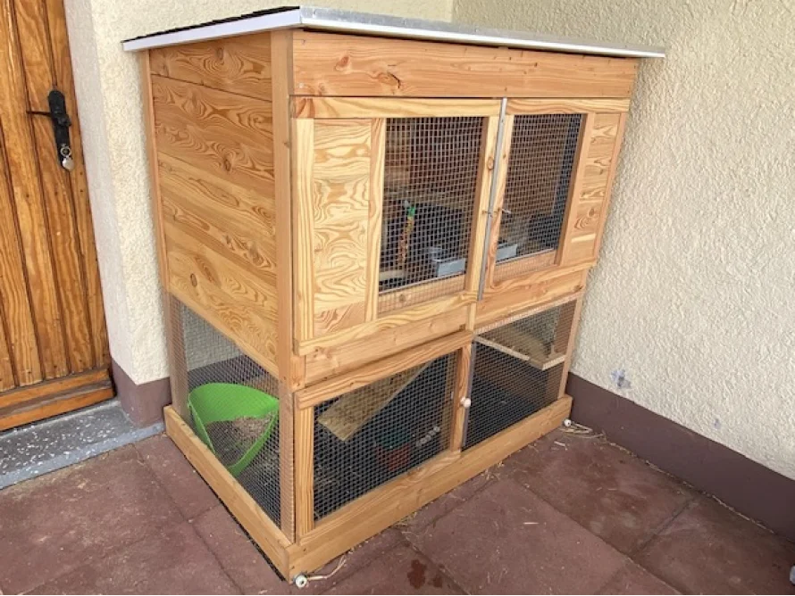 Holzstall für Kleintiere