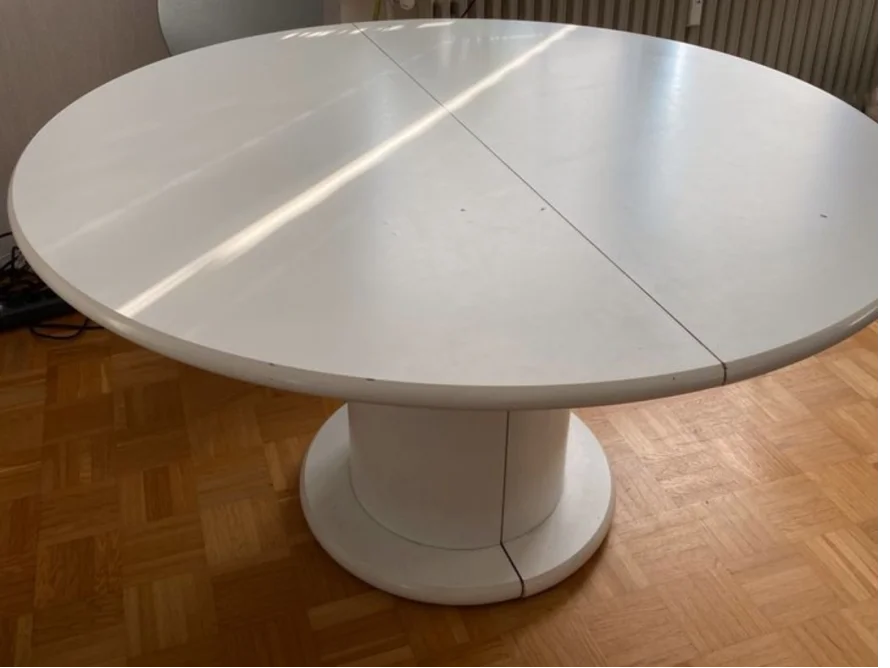 Runder weißer Esstisch mit Ausziehfunktion
