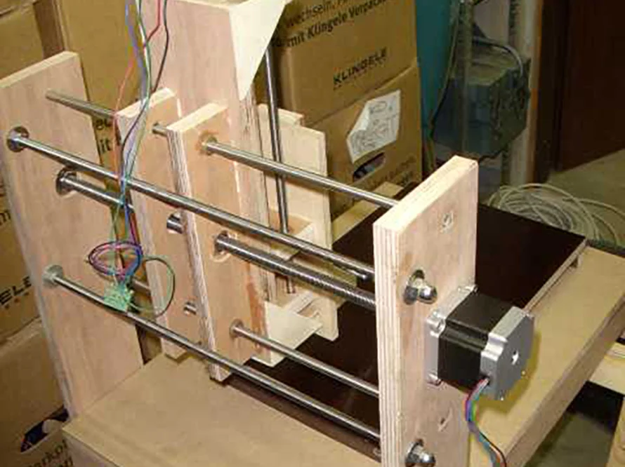 CNC-Maschine aus Holz