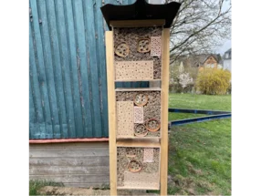 Insektenhotel aus Holz