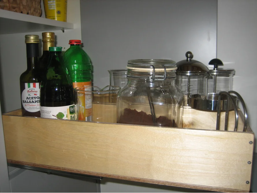 Küchenutensilien in einer Schublade