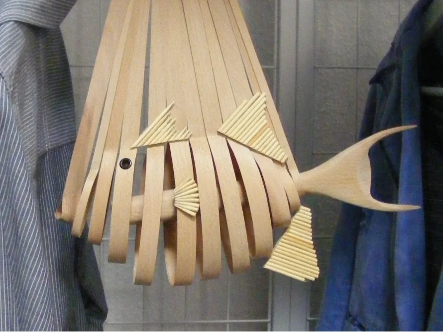 Dekorativer Fisch aus Holz