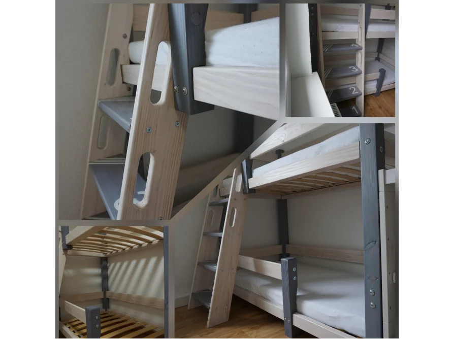Ein Hochbett aus hellem Holz mit grauen Elementen.
