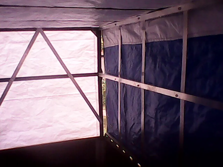 Innenansicht eines LKW-Aufbaus