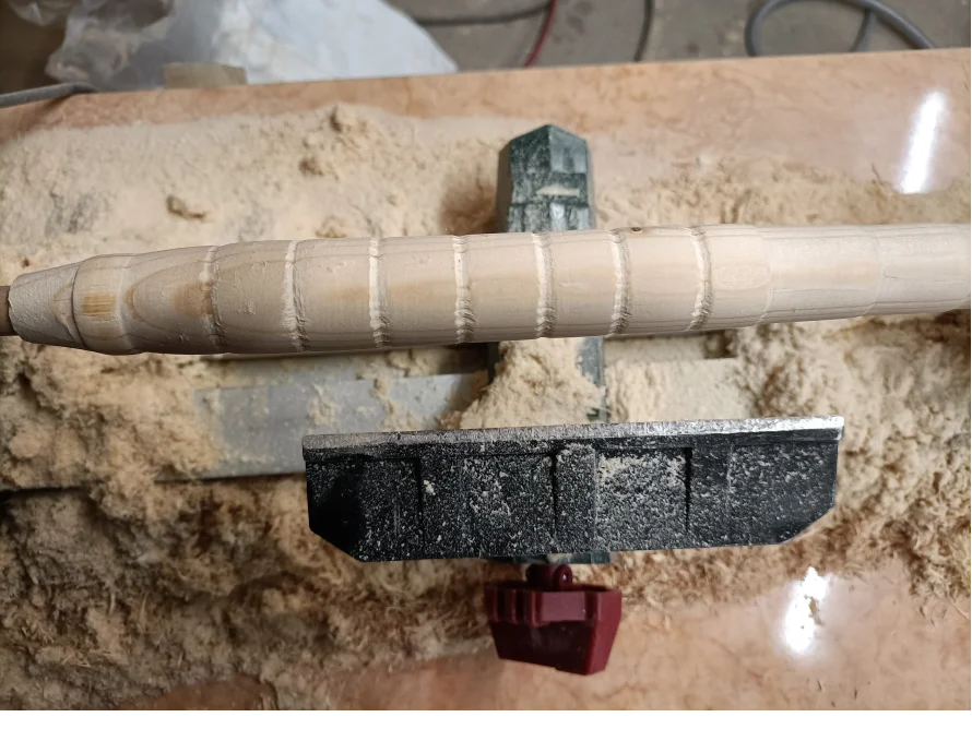 Drechselbank bearbeitet Holzstück