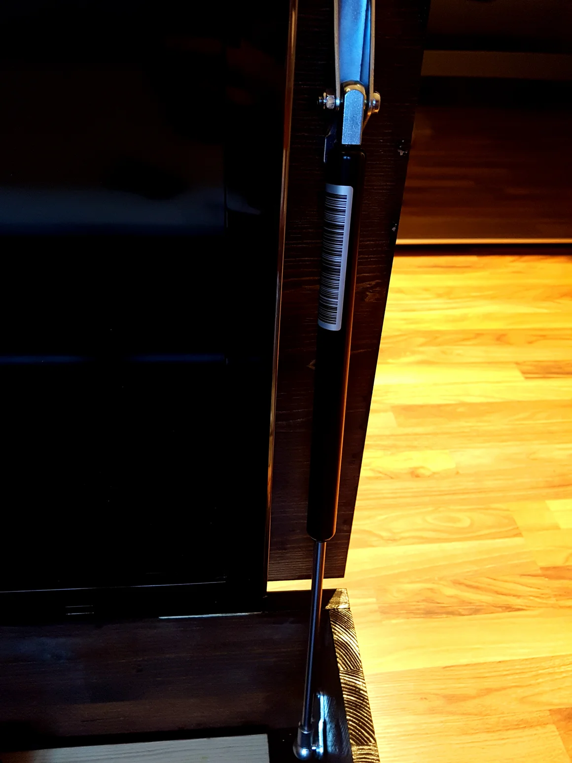 Möbel mit Gasdruckfeder