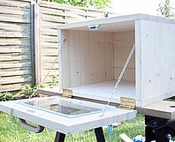 Offener Holzbackofen für eine Spielküche