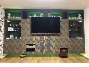 Heimkinoanlage mit Deko-Elementen