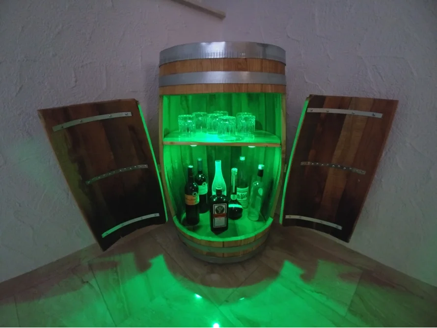 Bar aus einem alten Fass