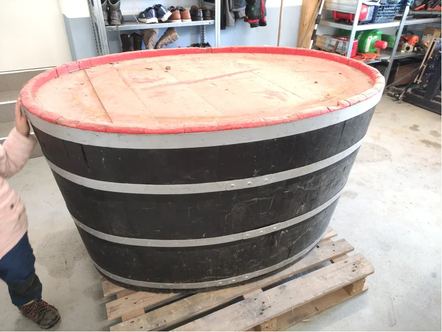 Großes altes Holzfass