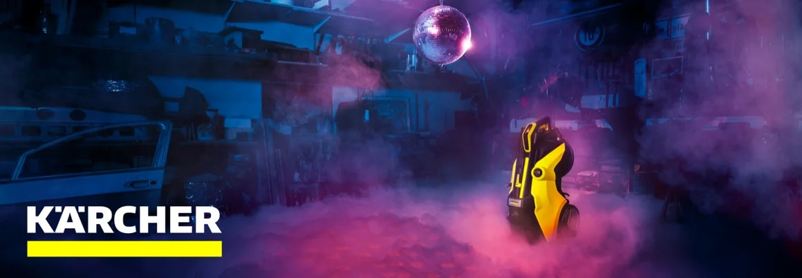 Hochdruckreiniger in nebligem Raum