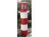 Dekativer Leuchtturm im Garten