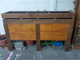 Hochbeet mit zwei Türen