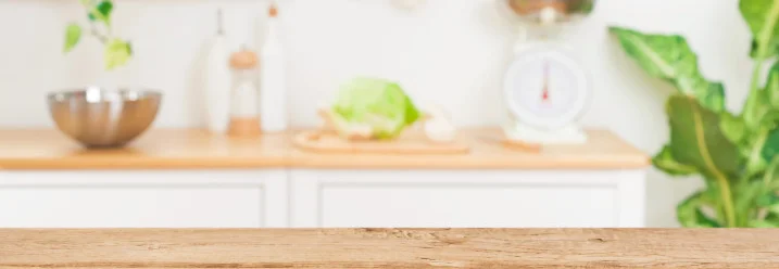 Leere Holztischplatte