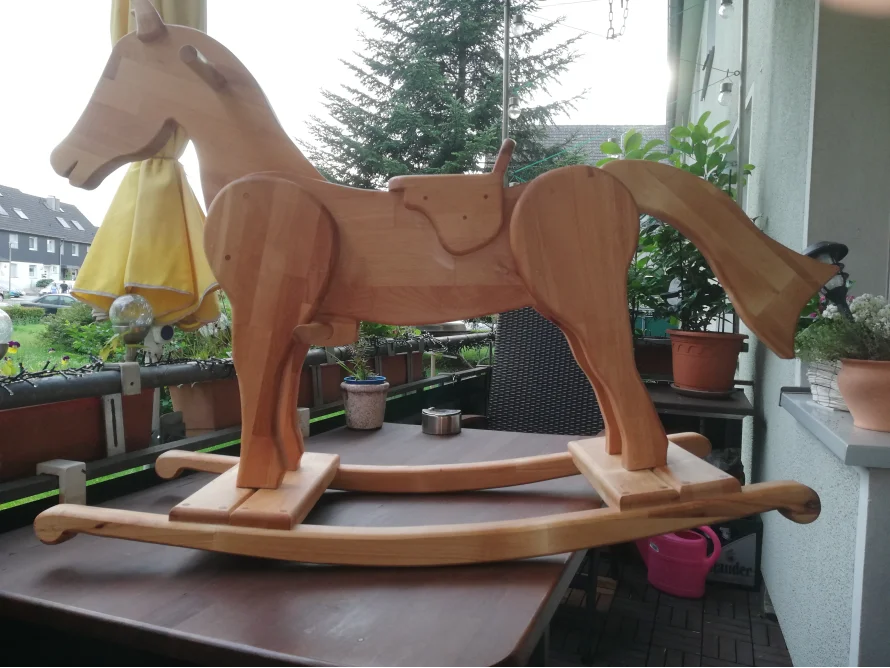 Hölzernes Schaukelpferd