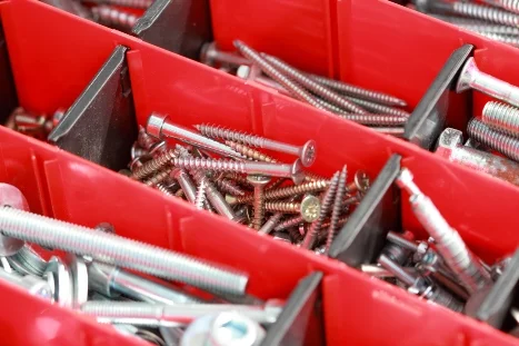 Schrauben und andere Befestigungselemente