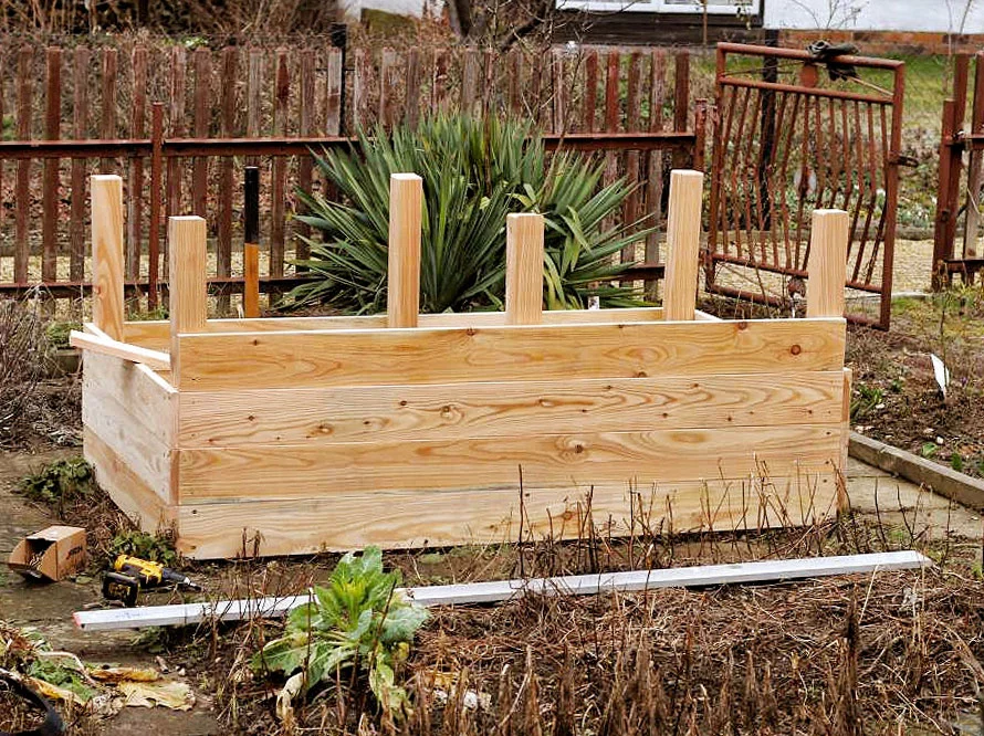 Holzrahmen für Hochbeet
