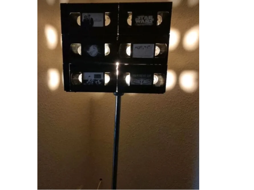 Lampe aus Videokassetten