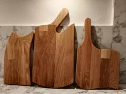 Drei hölzerne Schneidebretter