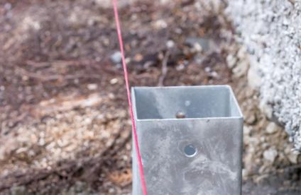 RT Gabionen Richtschnur 20 11 717x467 Richtschnur mit Pfosten