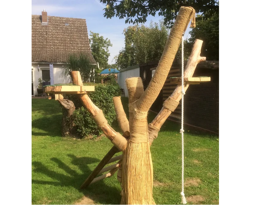 Großer Katzenkratzbaum aus Naturholz