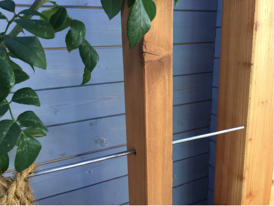 Rankhilfe aus Holz für Kletterpflanzen