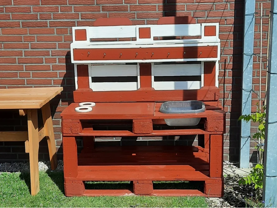 Spielküche aus Paletten