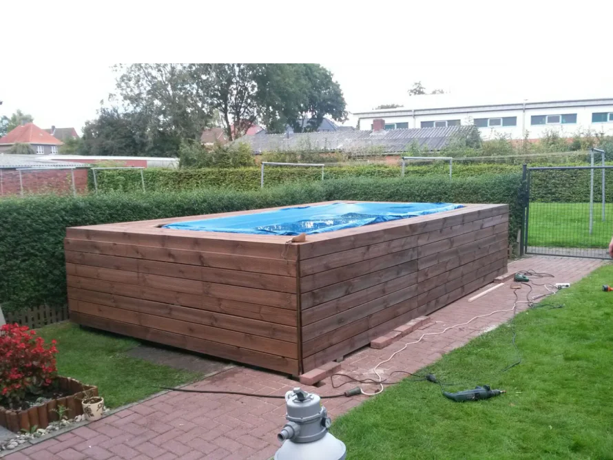 Pool Umrandung