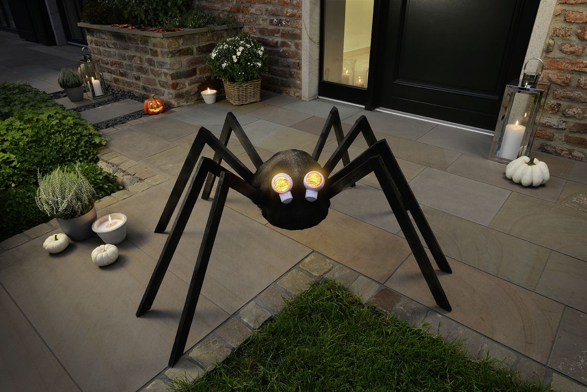 Halloween-Deko: Spinne mit Beleuchtung