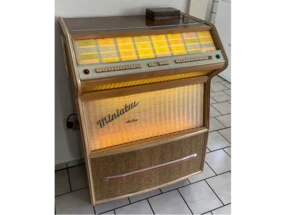 Alte Musikbox mit Beleuchtung