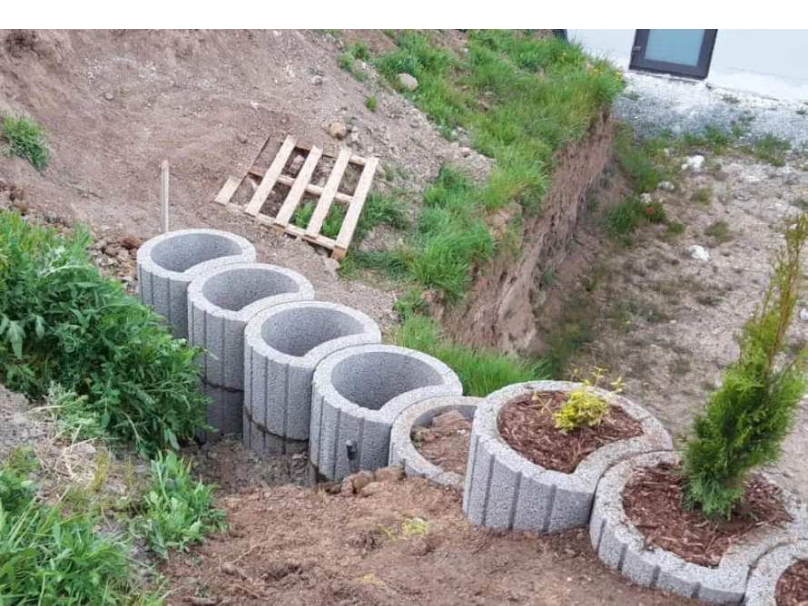 Bausteine für eine Gartenmauer