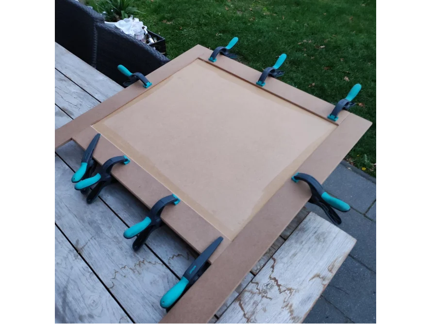 Holzrahmen mit Schraubzwingen