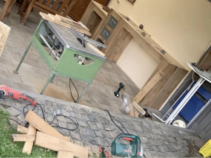 Gartenhausbau mit Tischkreissäge