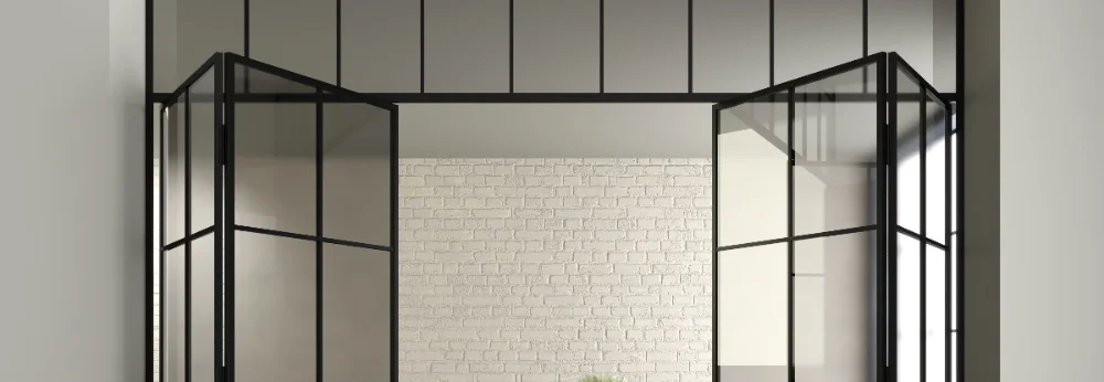 Offene schwarze Flügeltüren mit Glasfenstern