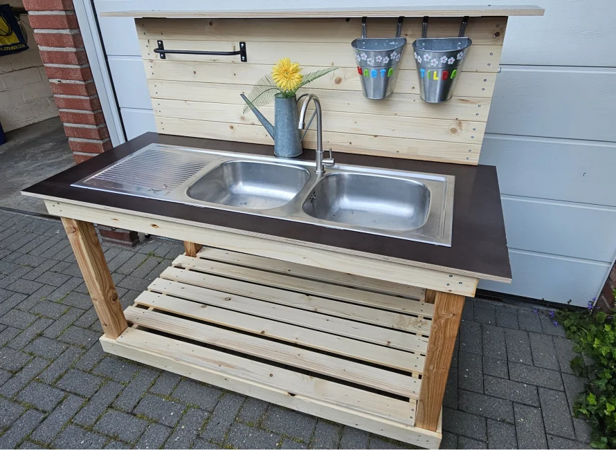 Spielküche aus Holz