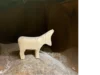 Holzfigur eines Esels