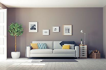 Wohnzimmerwand mit Farbe