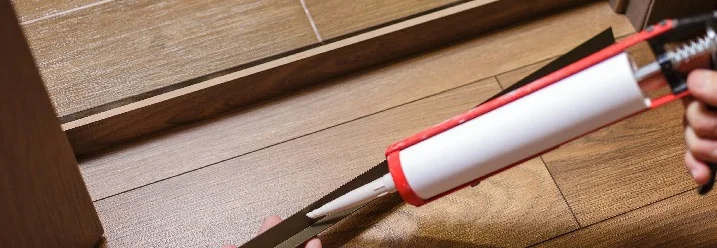 Dichtmasse mit Kartuschenpistole auftragen