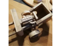 Spielzeug-LKW aus Holz