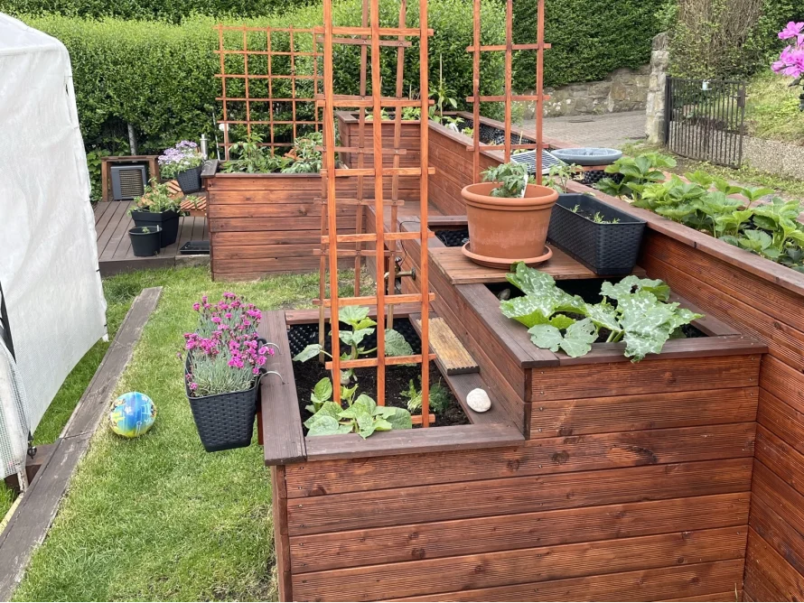 Hochbeet aus Holz
