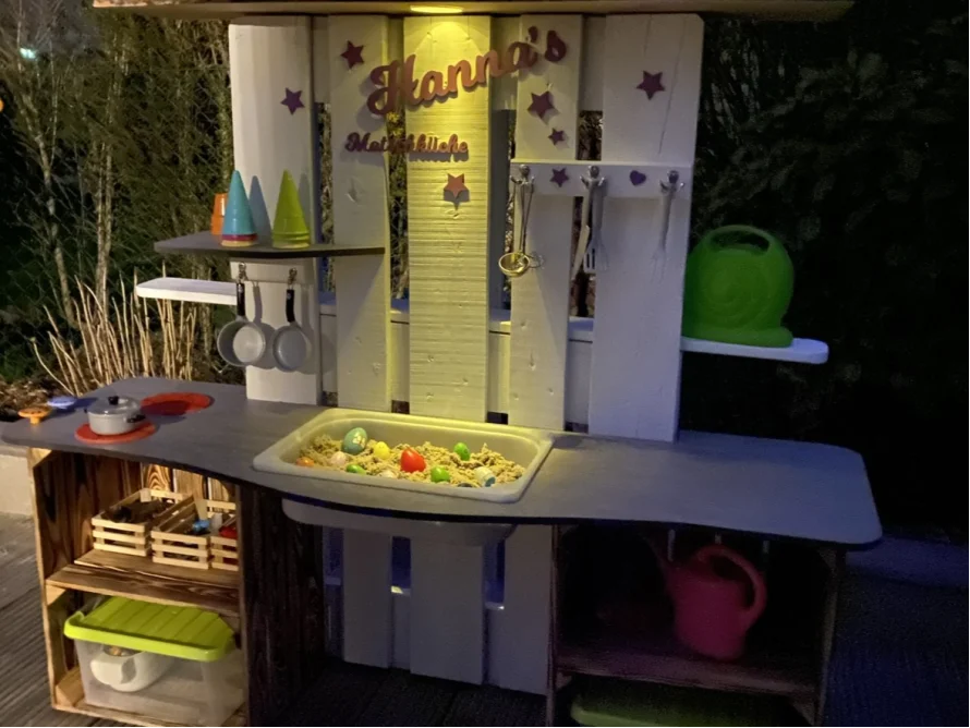 Spielküche aus Holz