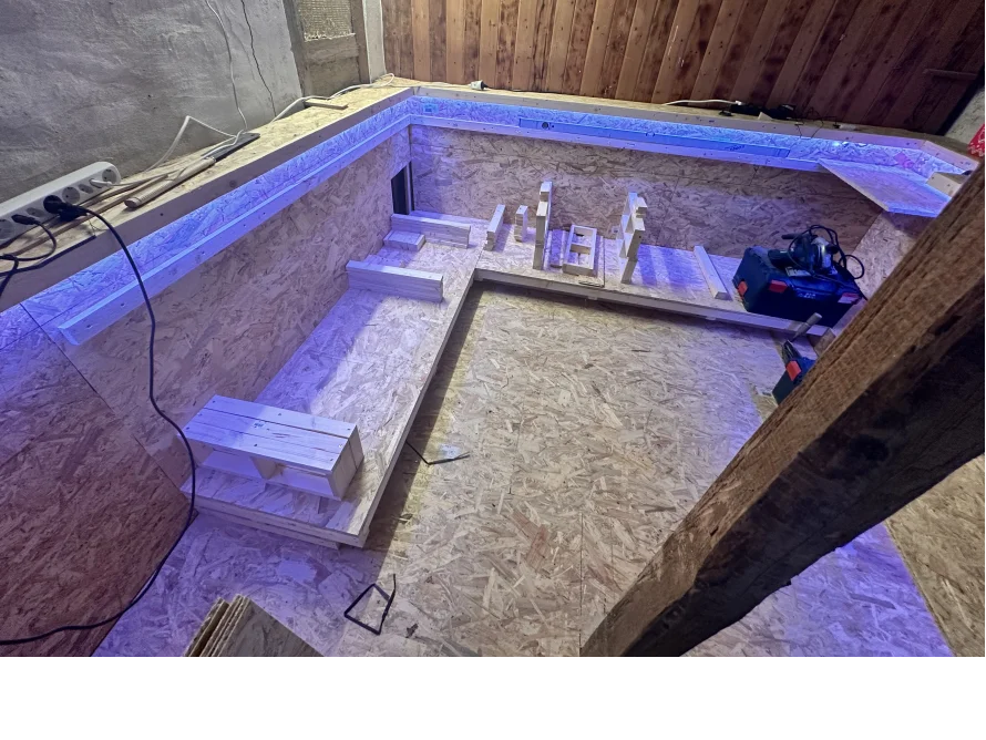 Holzkonstruktion mit Akkuschrauber