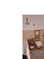 Modernes Badezimmer mit maritimen Deko-Elementen