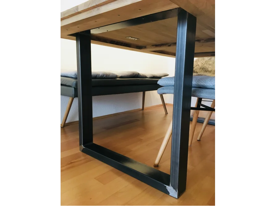 Tischbein aus Metall