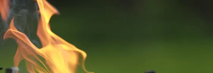 Grill wird angeheizt