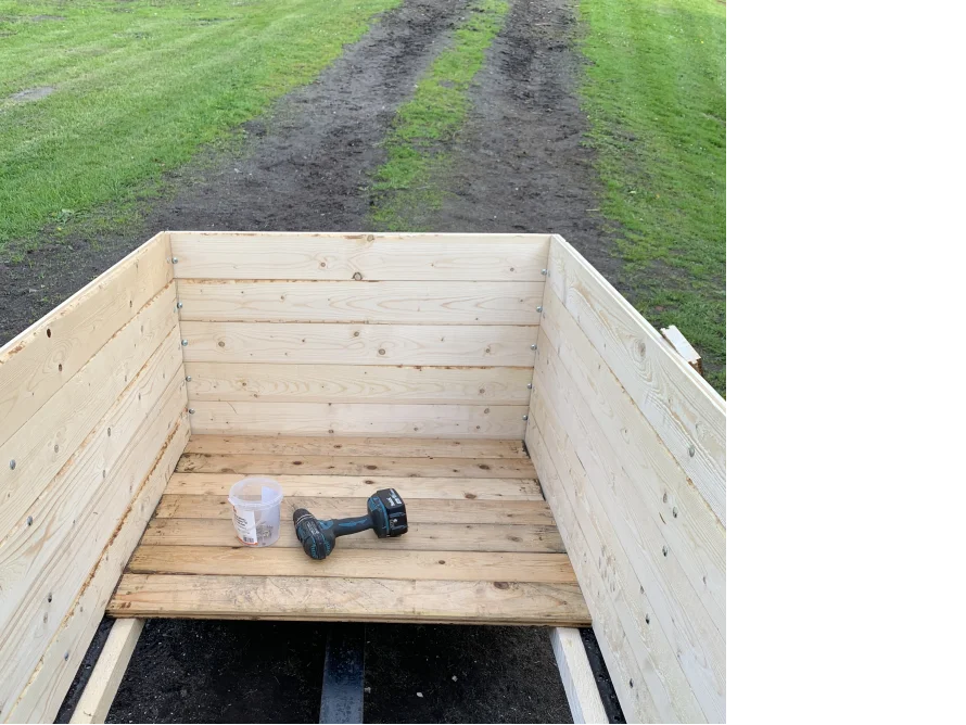 Holzrahmen mit Akkuschrauber