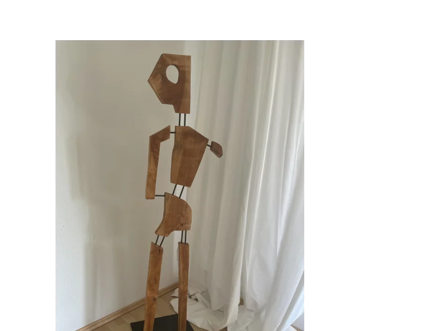 Abstrakte Holzfigur