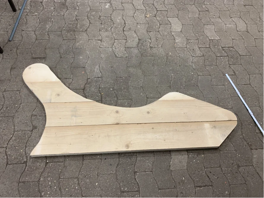 Holzbretter in Rodelform